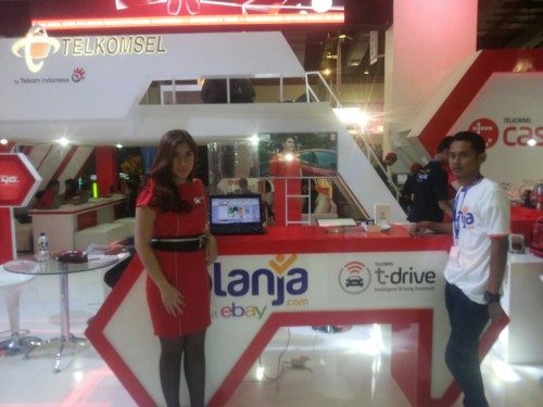 Direct Release: blanja.com dan Telkomsel Ramaikan Indocomtech 2015 1 IMG-20151029-WA0001