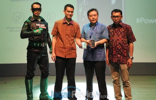 Launching Lenovo Vibe P1m (2)