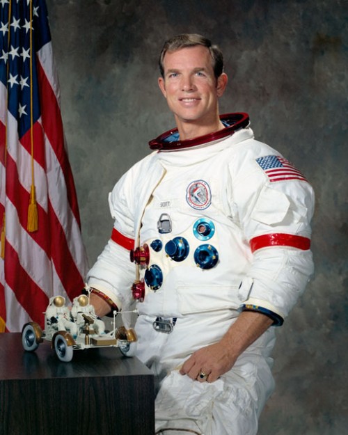 Jam Tangan Astronot Apollo 15 Terjual ,6 Juta 2 scott