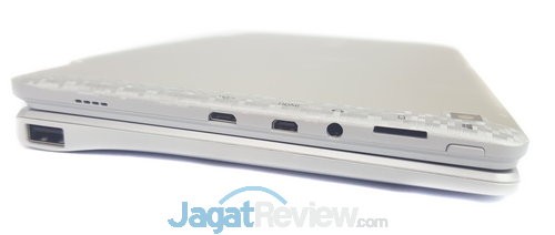Review Tablet Axioo Windroid 9G+ 10 Keyboard dock memiliki port USB yang berguna di kedua sisinya