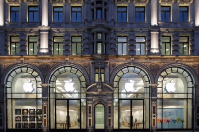Pria 68 Tahun Tuntut Apple Atas Kehilangan Data 2 apple store