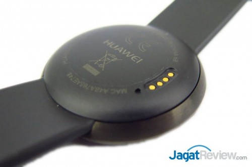 Review Wearables Devices: Huawei Band 6 port untuk mengisi ulang baterai menggunakan