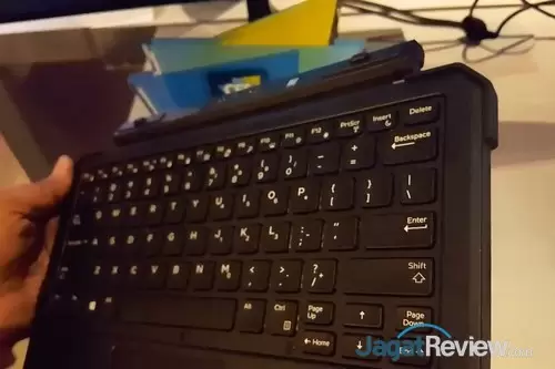 Berkenalan dengan Dell Latitude 12 Rugged Tablet 2 Dell Latitude 12 Rugged Tablet Keyboard Dock