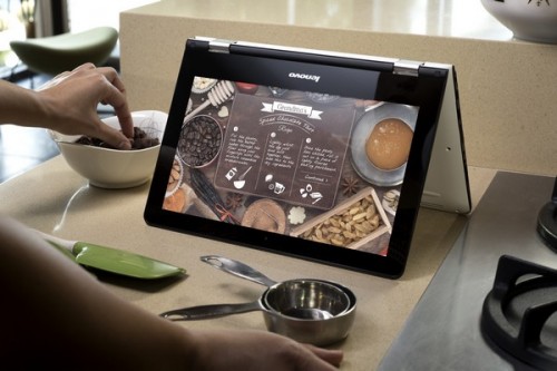 Lenovo Yoga 300 untuk Berbagai Keperluan Anda 7 flex-3_11_lifestyle_photos_lenovoflex_shot04_618_white_high_res