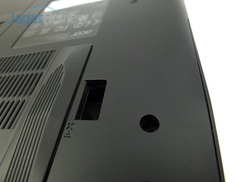 Review Notebook Gaming: Acer Predator 15 (G9-591-70VM) 16 ACER Predator 15 G9-591-70VM Air Intake Hole 01