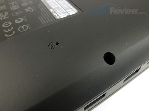 Review Notebook Gaming: Acer Predator 15 (G9-591-70VM) 27 ACER Predator 15 G9-591-70VM Battery Remove Button