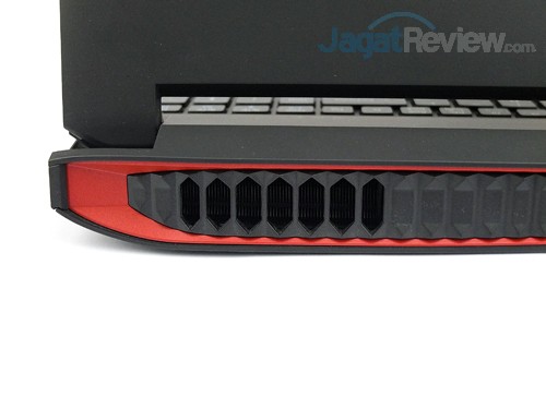 Review Notebook Gaming: Acer Predator 15 (G9-591-70VM) 19 ACER Predator 15 G9-591-70VM Exhaust Ventilation 02