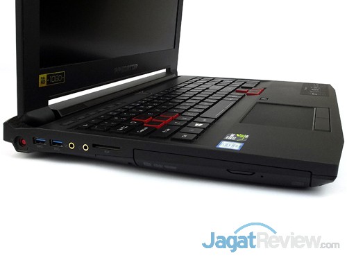 Review Notebook Gaming: Acer Predator 15 (G9-591-70VM) 5 ACER Predator 15 G9-591-70VM Left Side
