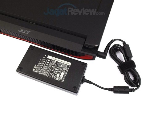 Review Notebook Gaming: Acer Predator 15 (G9-591-70VM) 31 ACER Predator 15 G9-591-70VM Power Adapter