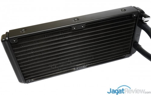 Review Watercooling ID-Cooling Frostflow 240L 8 ID-Cooling FrostFlow 240 5