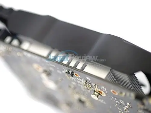 Test Perbandingan 13 VGA NVIDIA GeForce GTX 950 5 Inno3D_GTX950_Heatsink