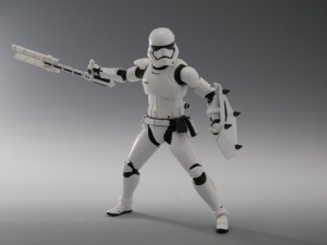 Preview SHFiguarts Limited TR-8R 6 P1640778 680x511
