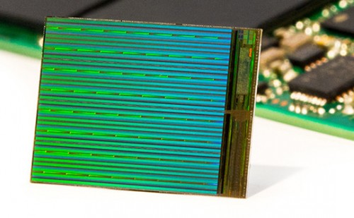 Memori Flash Kini Lampaui HDD dalam Hal Kepadatan Data 1 intel-3d-nand-die-with-m2