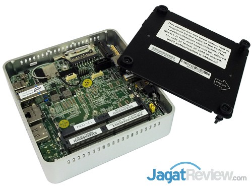 Intel NUC6i3SYK Casing Cover Off