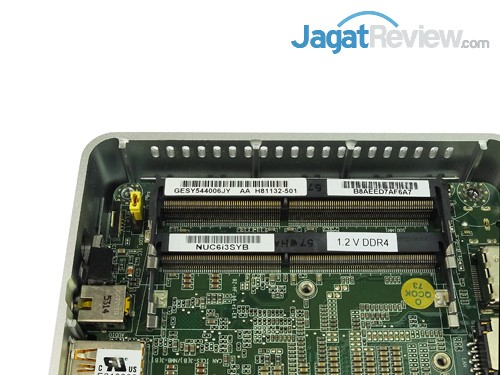 Intel NUC6i3SYK Memory Slots