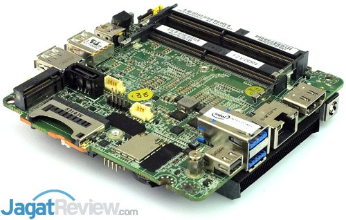 Intel NUC6i3SYK Motherboard 03