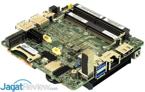 Intel NUC6i5SYH Motherboard 03