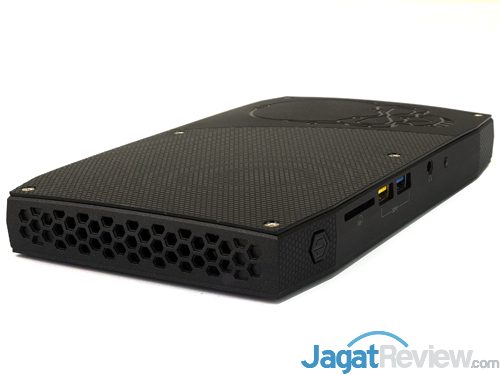 Intel NUC6i7KYK Front Left Side