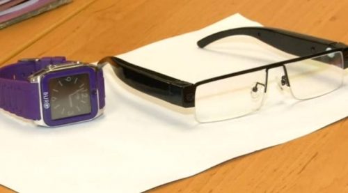 Siswa Thailand Ketahuan Menyontek Menggunakan Gadget 1 Siswa Thailand Ketahuan Menyontek Menggunakan Gadget