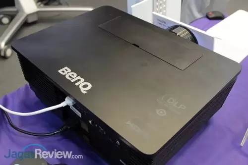 BenQ Perkenalkan Proyektor Home Cinema Sertifikasi THX 1 BenQ W8000 - 01