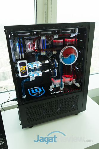 Computex 2016: PC Modding Di Booth Gigabyte 7 CustomWatercoolingMod1