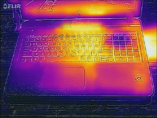 HP Pavilion Gaming 15-ak035tx FLIR Full Load 01