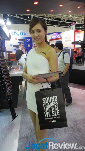 Booth Babes Computex 2016: PART II 3 P1100577