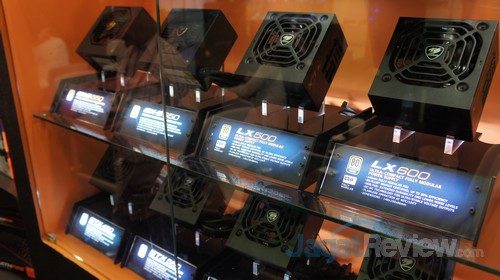 Selain periferal gaming, Cougar juga memajang jajaran power supply untuk keperluan gaming