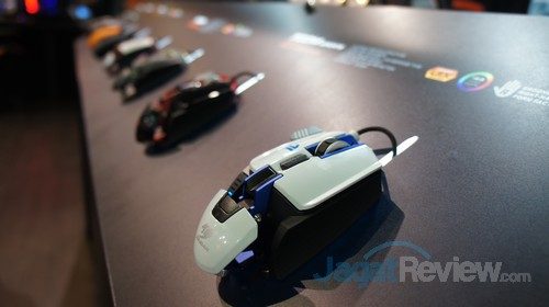 Mouse gaming baru Cougar untuk 2016 antara lain Revenger, 550M, 450M, Minos X3, dan Minos X1