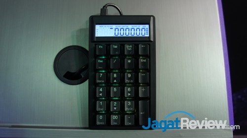 Ducky Pocket dapat dikantongi dan menyimpan kombinasi macro