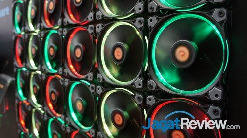 Menggunakan aplikasi Riing 12, hingga puluhan kipas dapat diatur secara bersamaan