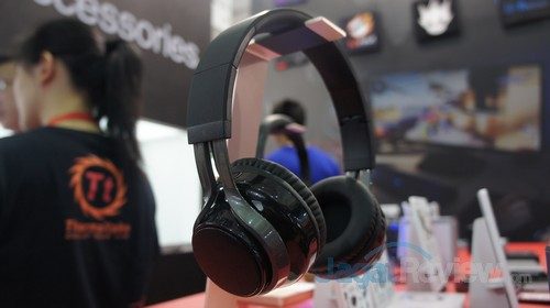 Computex 2016: Thermaltake Tampilkan Jajaran Aksesoris LUXA2 Terbaru 1 Lavi S, headphone LUXA2 dengan tambahan speaker menghadap ke luar
