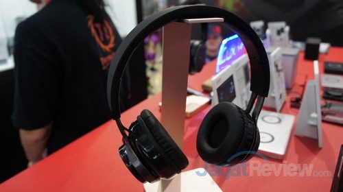 Computex 2016: Thermaltake Tampilkan Jajaran Aksesoris LUXA2 Terbaru 3 Lavi L memiliki ukuran earcup kecil dan ringan untuk dibawa