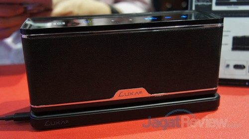 Computex 2016: Thermaltake Tampilkan Jajaran Aksesoris LUXA2 Terbaru 15 Groovy W memberikan speaker dengan suara lantang serta powerbank di bawahnya
