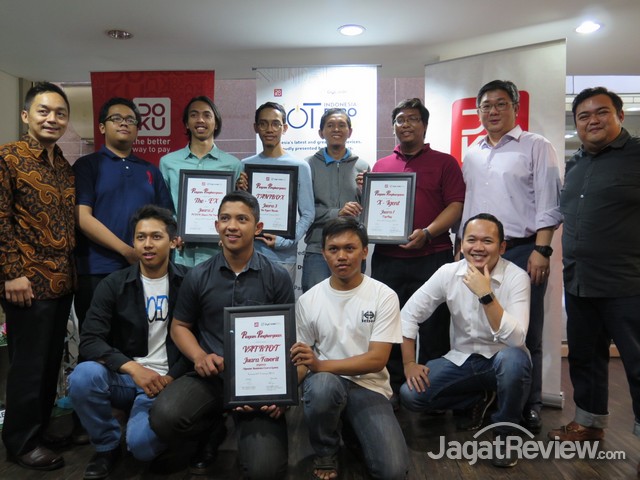 DOKU dan DyCodeEdu Serahkan Penghargaan Pemenang Kompetisi IoT Challenge 2016 2 20160727123333