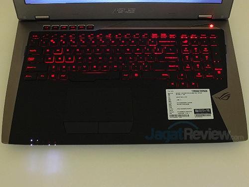 ASUS ROG GX700 Keyboard Backlit 01