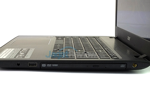 Review Notebook: Acer Aspire E5-553G 6 Acer Aspire E5-553G Right Side