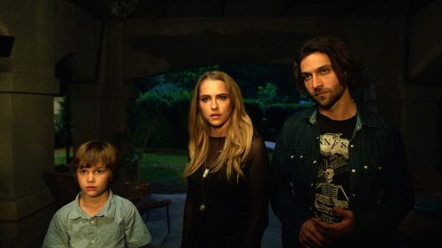 Review Lights Out: Tetap Dalam Cahaya ! 2 Lights-Out-3
