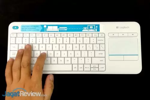 Logitech k400 Plus 07