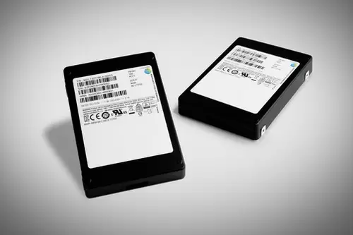 Samsung Juga Siapkan SSD Kapasitas Ekstra Besar 2 Samsung SSD SAS 32 TB