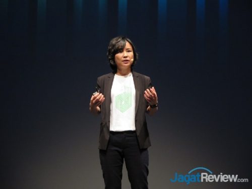 Keynote LINE Developer Day 2016: Visi LINE sebagai Smart Portal 1 CTO LINE, Park Euivin, dalam opening speech LINE Developer Day 2016