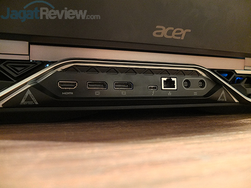Melihat dari Dekat Notebook Gaming hands-on-acer-predator-21x-12