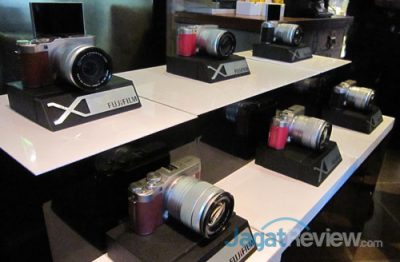 Lirik Pecinta Selfie, Fujifilm X-A3 Resmi Hadir di Indonesia 1 Lirik Pecinta Selfie, Fujifilm X-A3 Resmi Hadir di Indonesia