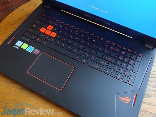 asus-rog-strix-gl702v-keyboard-touchpad