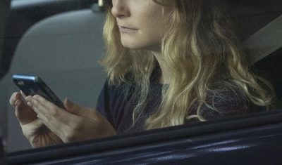 Mobilnya Ditabrak, Pria Ini Malah Tuntut Apple! 1 Mobilnya Ditabrak, Pria Ini Malah Tuntut Apple!