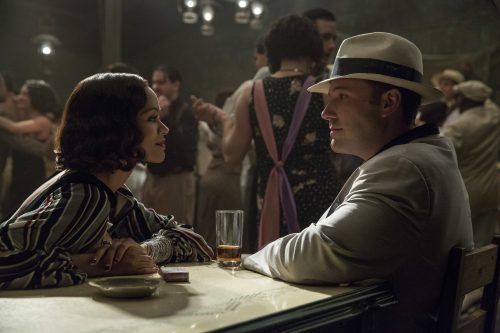 Review Live By Night: Konflik Tak Berujung Si Mafia Rum 6 live by night 4