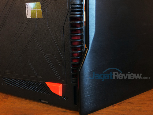 ASUS ROG STRIX GL702VM Ventilation - Blocking
