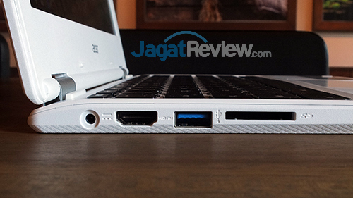 Review Chromebook: Acer CB3-131-C457 6 Acer CB3-131-C457 Connector - Left