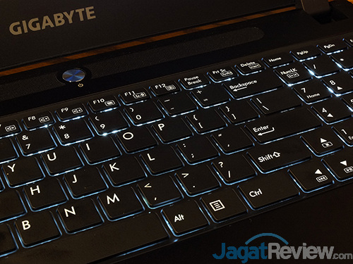 Gigabyte P35X v6 Backlit Keyboard