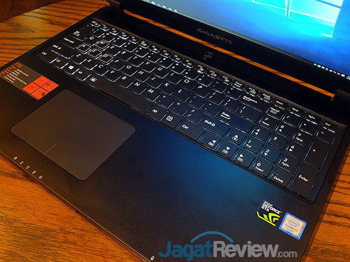 Gigabyte P35X v6 Keyboard & Touchpad